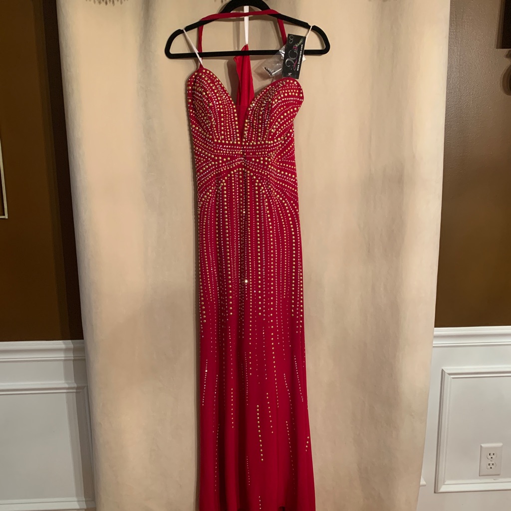 Nwt Prom.Stunning Red Gown W Gold & Crystal Embellishments, Laced Back
